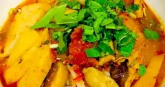 Bún Huế chay đậm đà với nấm và chả chay