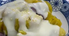 Bánh chuối hấp ăn kèm chè khoai dẻo cốt dừa