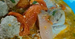 Bún riêu cua giò heo đậu hũ đậm đà