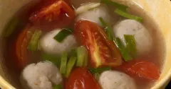 Canh chả cá thác lác cà chua thanh ngọt