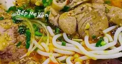 Bún bò Huế giò heo huyết chả đậm đà chuẩn vị