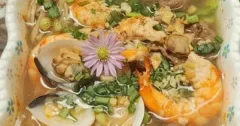 Canh Chua Hải Sản Với Tôm, Nghêu Và Bò Phi Lê