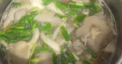 Canh chua nấm bào ngư chay thanh mát