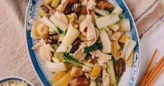 Moo Goo Gai Pan (Chinese Chicken and Mushroom Stir-Fry)