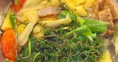 Canh chua chả cá hố nấu rau sam bông giờ