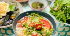 Canh Chua Giá Đỗ Nấu Nấm Kim Châm Đậu Hũ