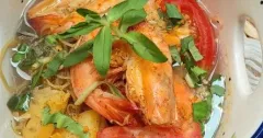 Canh Chua Tôm Thanh Mát Chuẩn Vị Miền Nam