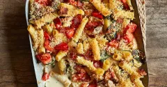 Chicken, Spinach and Bacon Alfredo Pasta Bake