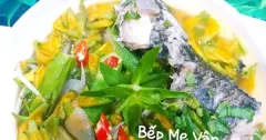 Canh chua cá lóc nấu bông điên điển