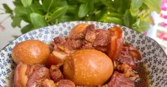 Thịt kho trứng đường thốt nốt đậm đà