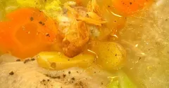Canh gà hầm cải thảo da heo khô ngọt thanh