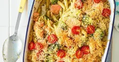 Creamy Pesto Salmon Pasta Bake