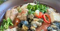 Bún riêu ốc đậm đà nấu cua đồng