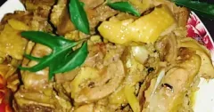 Gà kho gừng sả thơm cay đậm vị