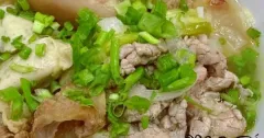 Bún bò Huế giò heo thơm đậm vị
