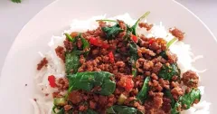 Thai-Style Stir-Fried Minced Meat with Baby Spinach