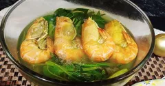 Canh rau muống tôm càng xanh chua cay kiểu Thái