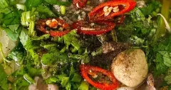 Bún bò nhanh cho 1 người với viên cốt tiện lợi