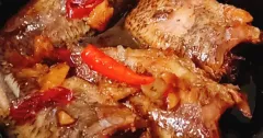 Cá rô kho tộ đậm đà, hao cơm