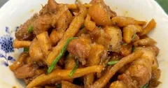 Thịt Ba Rọi Kho Củ Cải Khô Đậm Đà