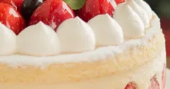 Christmas Strawberry White Chocolate Mousse Cake