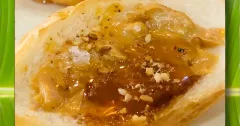 Bánh mì bơ đậu phộng mật ong cho bữa sáng nhanh