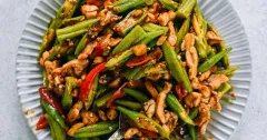Spicy Okra and Chicken Stir-Fry