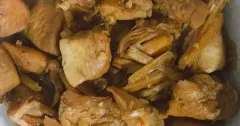 Gà kho gừng thơm đậm đà, đưa cơm