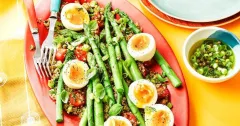Quinoa Salad with Eggs, Asparagus and Dill