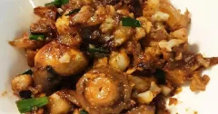 Garlic Butter Mushrooms and Cauliflower Stir-Fry