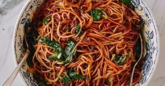 15-Minute Beef Noodles with Spinach and Soy Sauce