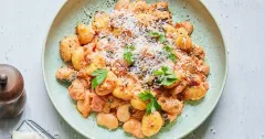 Healthy One-Pot Gnocchi with White Beans and Spinach
