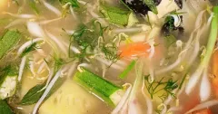 Canh chua đầu đuôi cá lăng nấu dứa