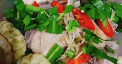 Canh chua trái bần cá tầm thịt bò