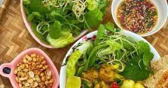 Mì Quảng Gà Trứng Cút Đậm Đà Chuẩn Vị Miền Trung