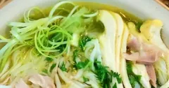 Cách Nấu Phở Gà Truyền Thống Thơm Ngon, Nước Dùng Trong Thanh