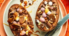 No-Bake Cheesecake-Filled Easter Eggs