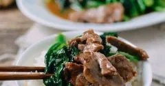 Beef and Chinese Broccoli Stir-Fry