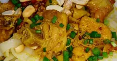 Cách Nấu Mì Quảng Gà Đậm Đà Chuẩn Vị Miền Trung