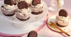 Easy Chocolate Cookie Ice Cream Cupcakes