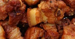 Sườn thăn kho nước dừa mềm ngon đậm đà