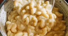 Creamy Stovetop Macaroni and Cheese with Smoky Panko