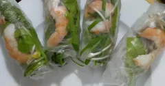 Gỏi Cuốn Tôm Thịt Chấm Tương Đậu Phộng