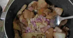 Má Heo Kho Nghệ Đậm Đà, Mềm Béo Không Ngấy