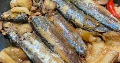 Cá Nục Bông Kho Thịt Ba Chỉ Đậm Đà