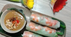 Gỏi cuốn tôm thịt chấm tương đậu phộng