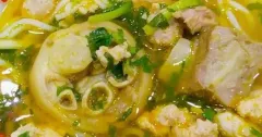 Bún bò Huế nạm bò chân giò đậm đà chuẩn vị