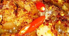 Cá rô đồng kho tộ đậm đà với thịt ba rọi