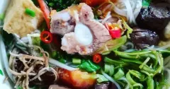 Cách nấu Bún Riêu Sườn Non đậm đà, chuẩn vị tại nhà