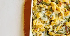 Creamy Chicken Alfredo Pasta Bake